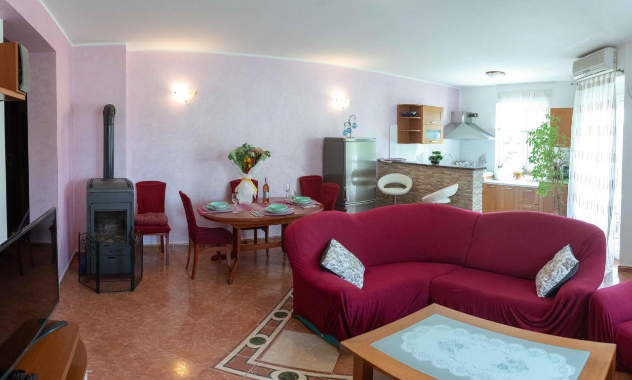 Apartment Kata โรวีน ภายนอก รูปภาพ